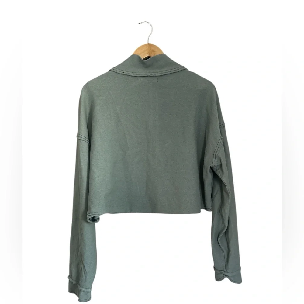 We the Free Cropped Half Zip Sweatshirt Frayed Trim Seams Cotton Size M